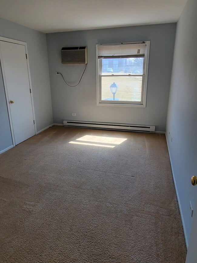 Building Photo - 1373 Cunat Ct