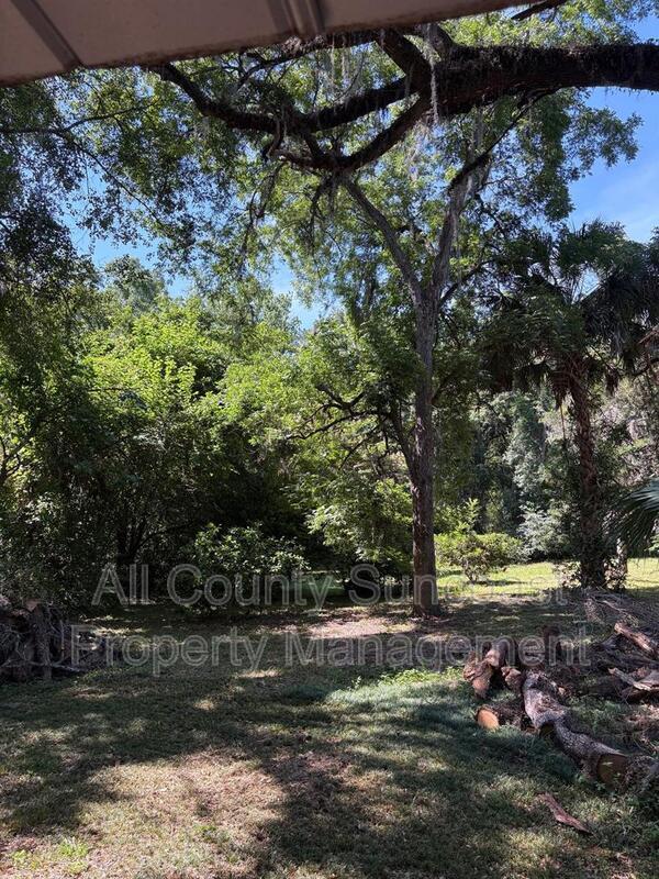 Photo - 355 Bowman St House