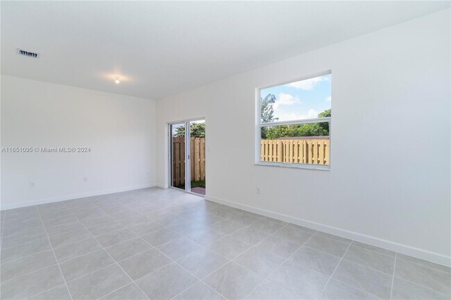 Foto del edificio - 12372 NW 24th Pl