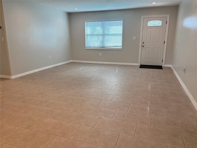 Foto del edificio - 8363 Jennifer Ln