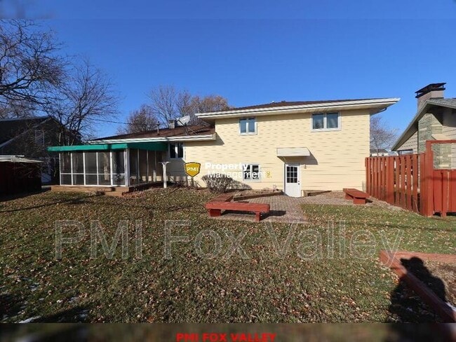 Building Photo - 301 E McArthur St