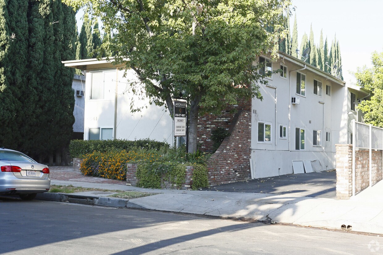Primary Photo - The Murdine Apartments