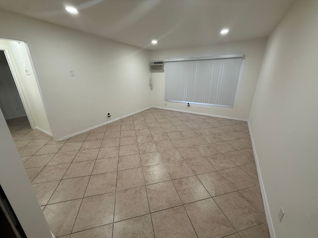 Foto del edificio - 15525 Nordhoff St