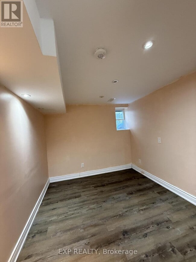 Building Photo - 37 Jasper Crescent