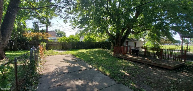 Building Photo - 3 br, 1 bath House - 22014 Saxony Ave