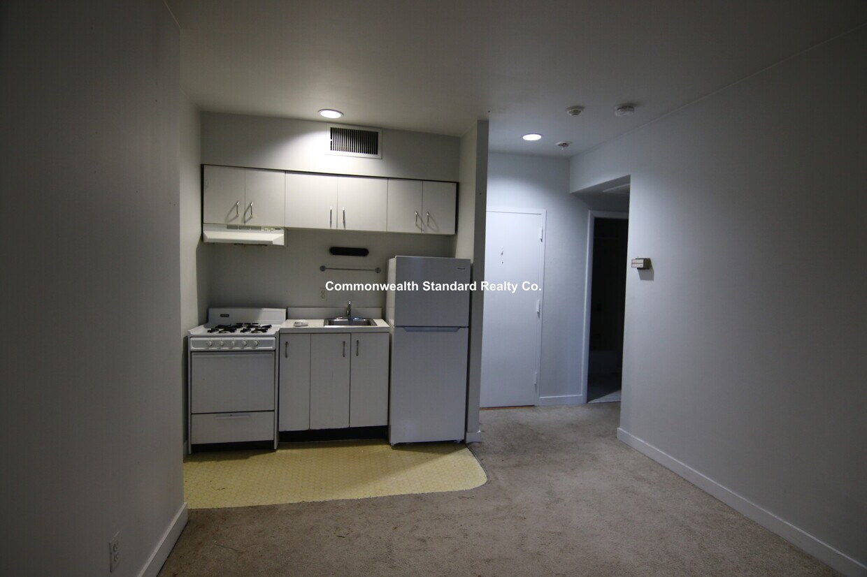 Primary Photo - 548 Columbus Ave