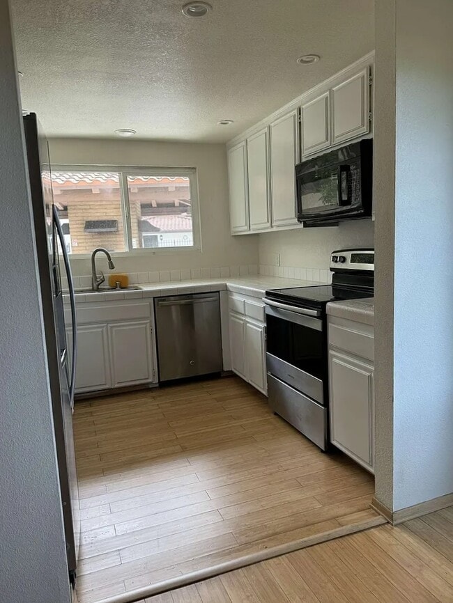 Foto del edificio - 4245 Asher St
