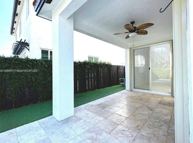 Foto del edificio - 14043 SW 153rd Terrace