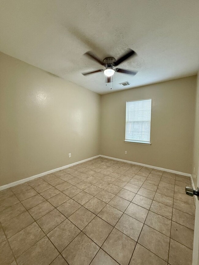 Foto del edificio - 5909 Allison Rd