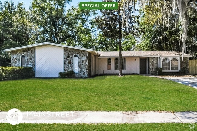 Building Photo - 1160 Crown Dr