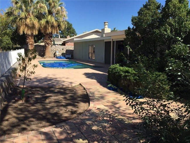 Foto del edificio - 1670 Common Dr