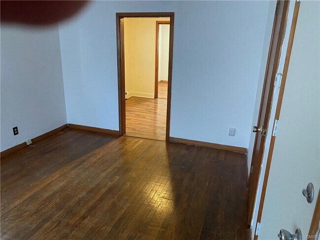 Foto del edificio - 309 Medford Rd