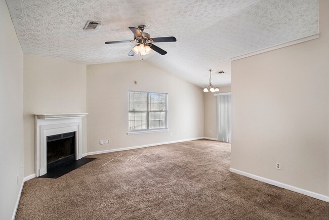 Foto del edificio - 3 bedroom 2 bathroom house