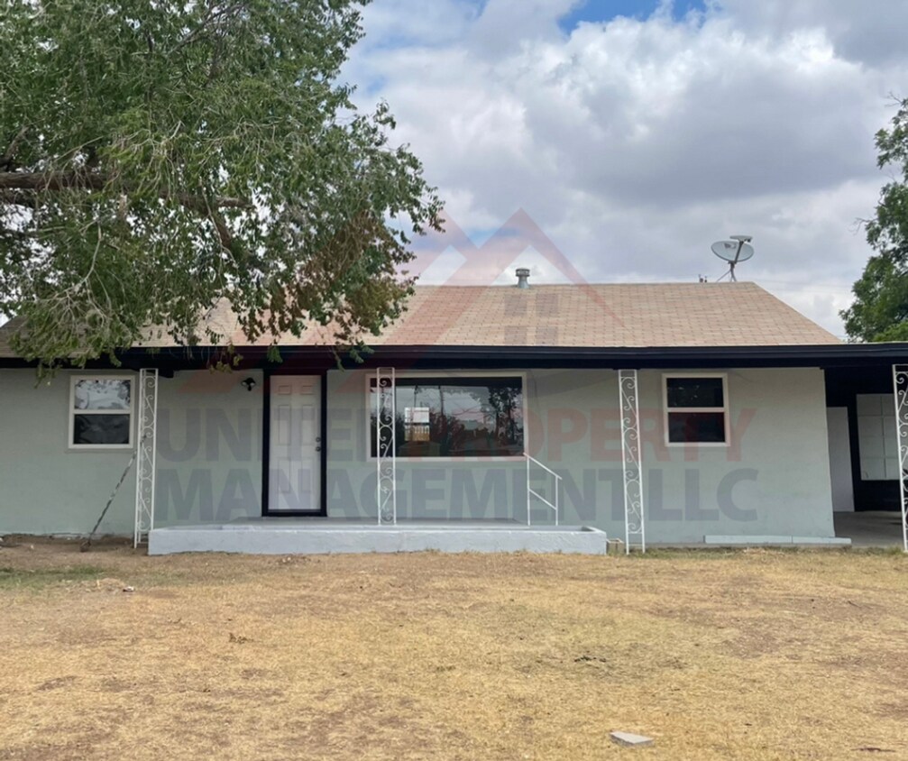 Foto principal - Remodeled 3 bed 2 bath