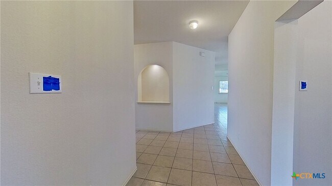 Foto del edificio - 1119 Whitley Dr