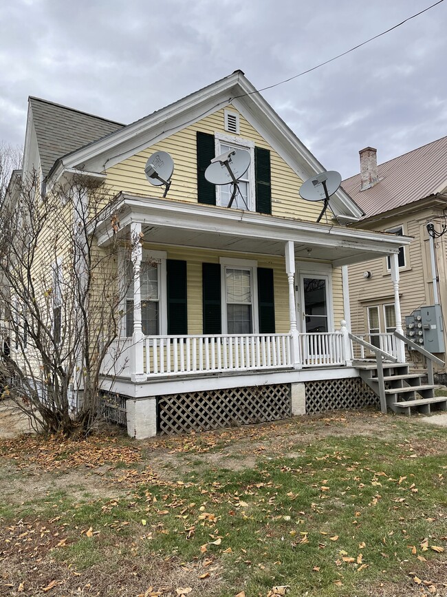 17 Elm St Unit 3, Lancaster, NH 03584 Apartments in Lancaster, NH