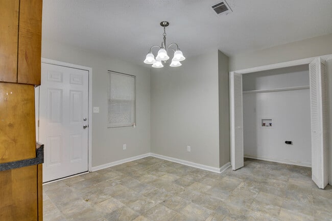 Building Photo - 3565 Kindling Dr