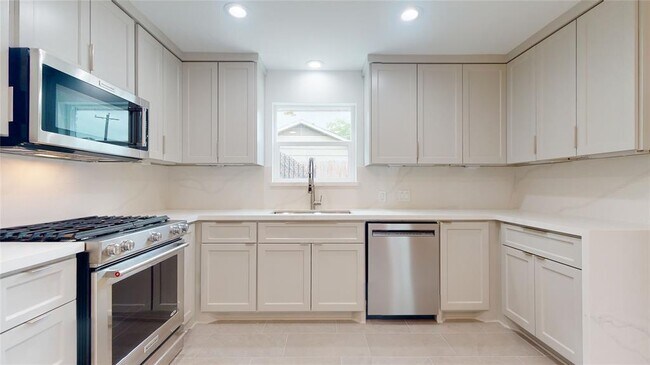 Foto del edificio - 9746 Tappenbeck Dr