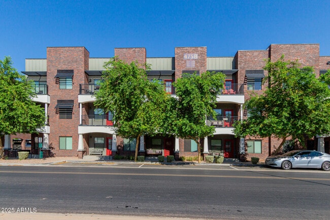 Foto del edificio - 475 N 9th St