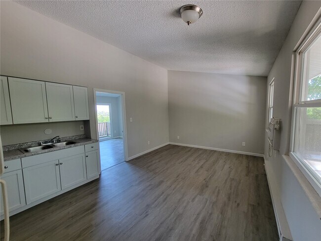 Foto del edificio - 1727 Bridleton Woods Dr