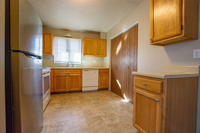 Foto del edificio - Ranch Style 4 Bedroom / 1.5 Bath Home