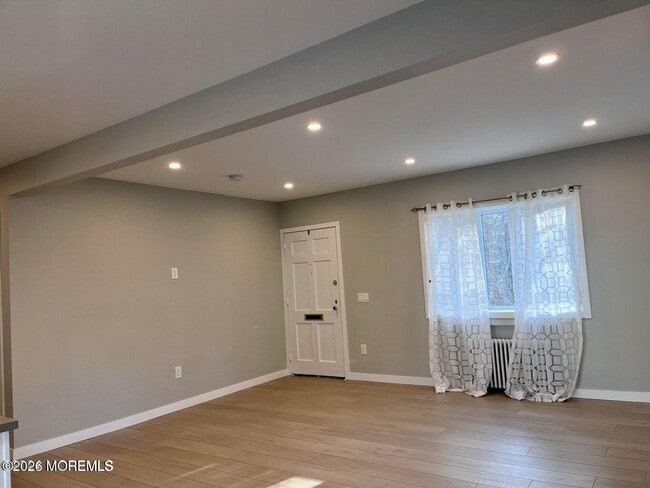 Foto del edificio - 96 Paterson Ave