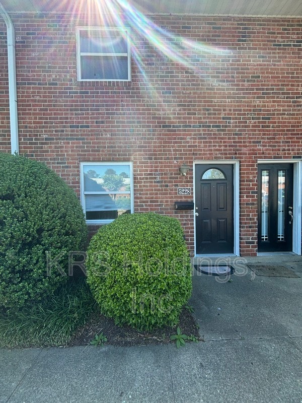 Building Photo - 5228 Goolsby Ct