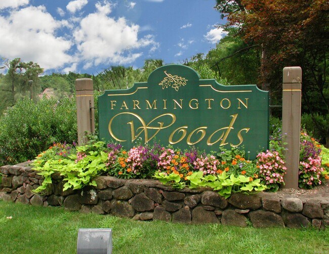 Foto del edificio - 3 Woods Hollow Ct