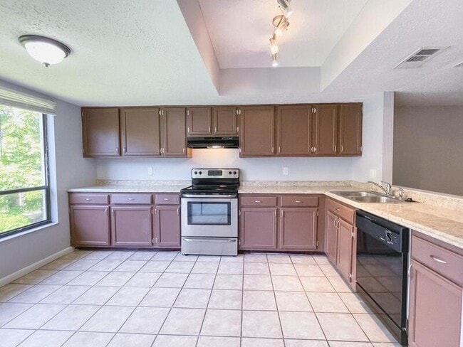 Foto del edificio - 5143 Puritan Cir