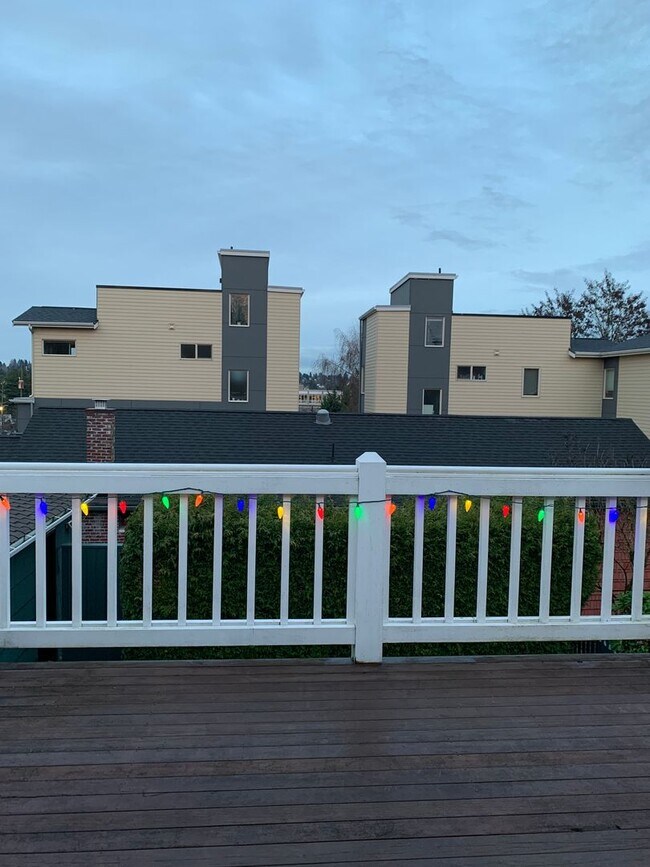 Building Photo - 2 bedroom duplex in Greenwood!!