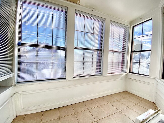 Building Photo - 609 Garfield Ave