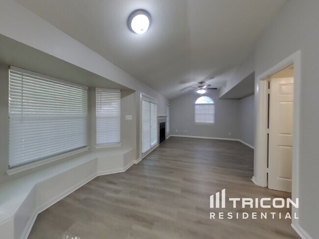Foto del edificio - 419 Windhurst Dr