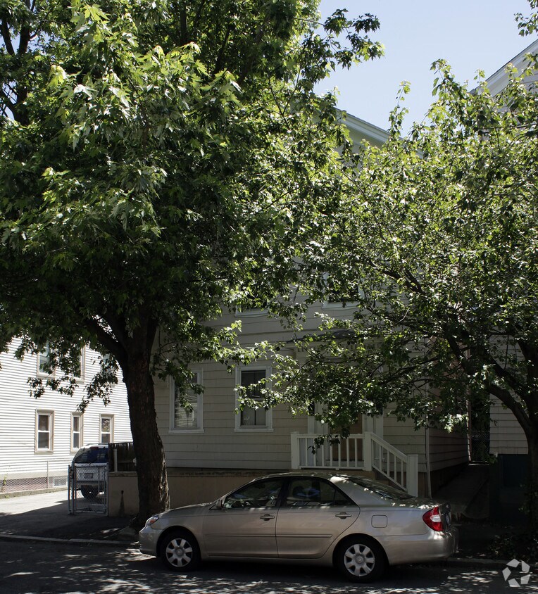 Building Photo - 325-329 Williams St