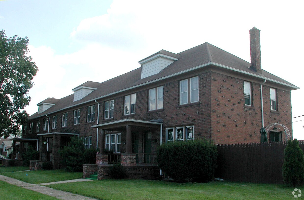 Primary Photo - 17346-17364 Eddon St