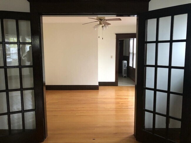 Foto del edificio - 45-47 Elmwood Ave