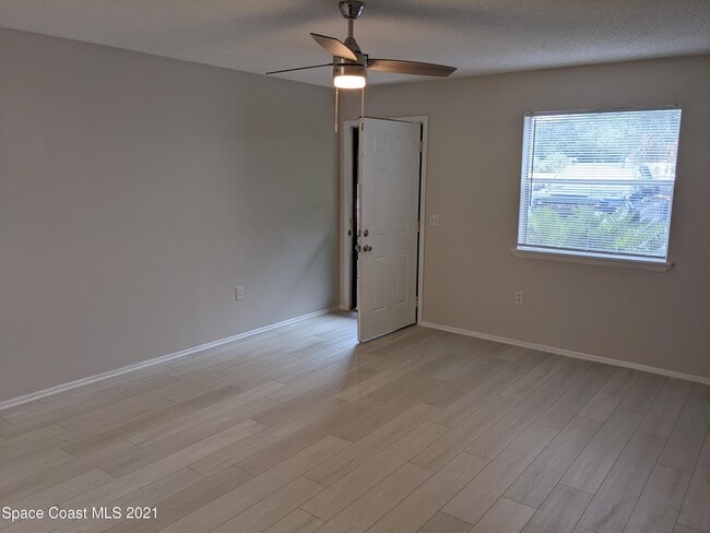 Building Photo - 323 Olmstead Dr