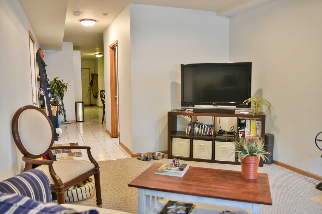 Photo - 1351 N Wolcott Ave (Chicago, IL)