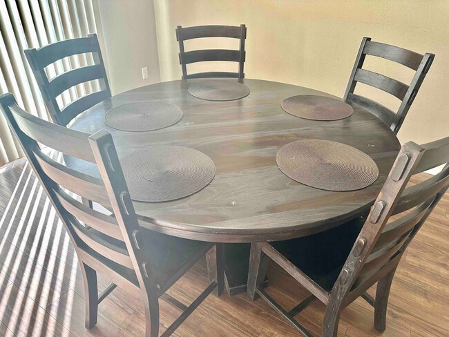 Building Photo - 12810 Roosevelt Ln