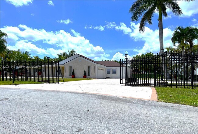 Foto del edificio - 15540 SW 156th Ave