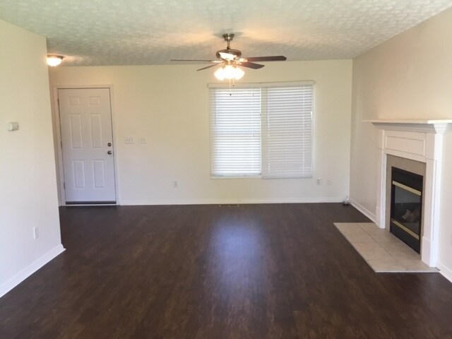 Foto del edificio - 7180 Sweet Meadow Dr