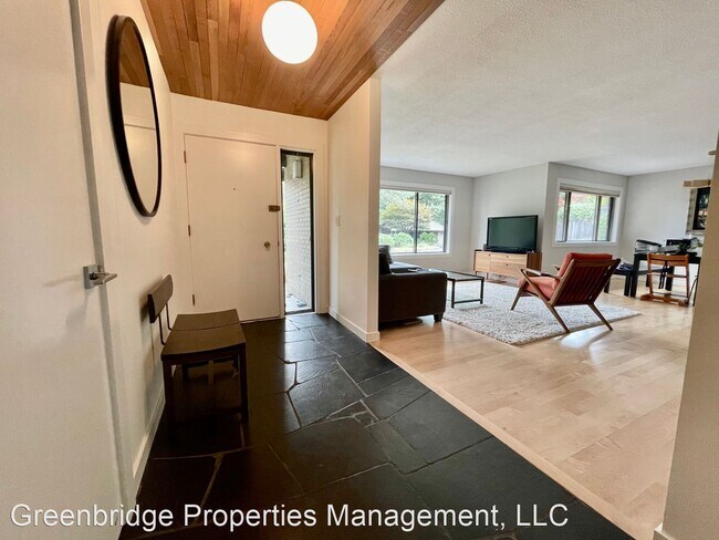 Building Photo - 3 br, 2 bath House - 3946 SW 44th Ave.