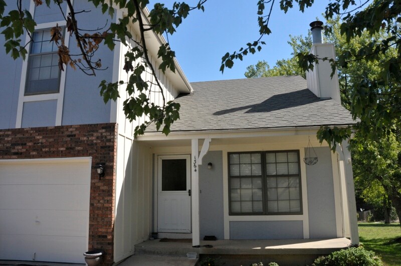 Primary Photo - 1364 N Martway Dr