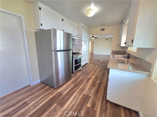 Building Photo - 938 S Fuchsia Ave