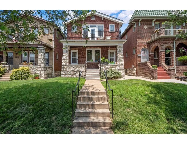 Building Photo - 5501 Rhodes Ave