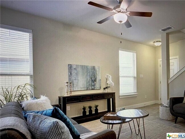 Building Photo - 739 Gristmill Dr