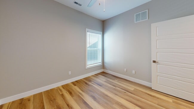 Building Photo - 4534 Hogan Dr