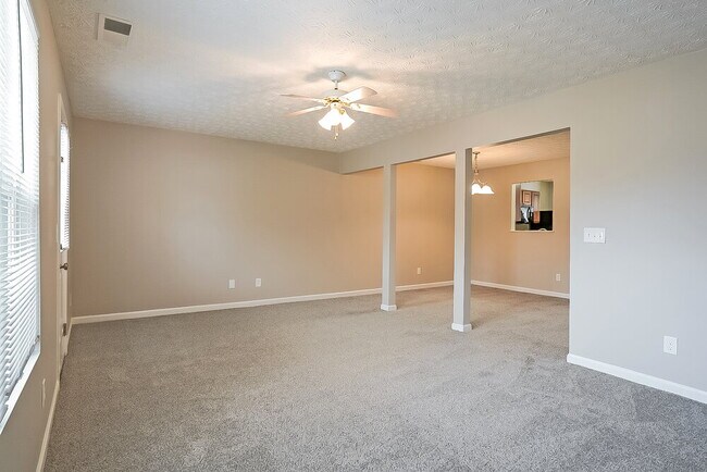 Foto del edificio - 216 Meadowlark Pl