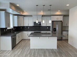 Building Photo - 1250 Abbey Ln