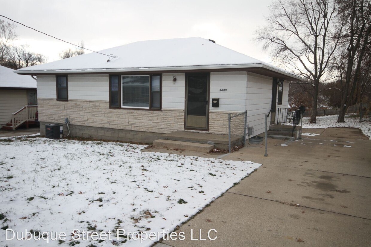 3 br, 1 bath House 3000 SE 7th St House Rental in Des Moines, IA