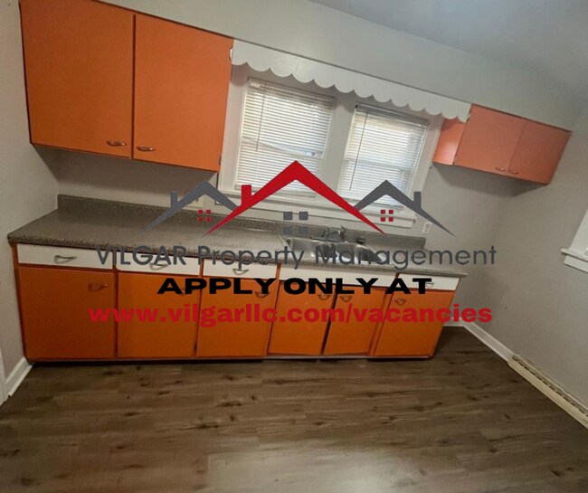 Foto del edificio - What a House! 3 large bedrooms , 1 1/2 bat...